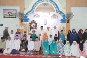 Bupati Tanjabbar  Safari Subuh di Masjid Sabilah Muhtadin Bengkinang