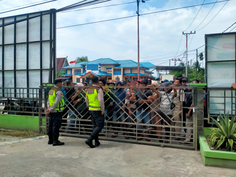 Aksi Memanas, Minta BPN Buka Dokumen Perpanjangan HGU DAS, Jika Tidak Massa Akan Duduki Kantor BPN