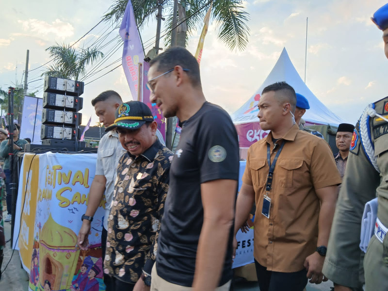 Dampingi Menparekraf Tinjau Bazar Ramadhan, Ketua DPRD Harap Bisa Memotivasi UMKM Lebih Berkembang