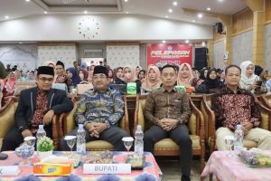 Bupati Anwar Sadat Hadiri Pelepasan Siswa Kelas XII dan Wisuda Tahfizul Qur’an Juz 30 SMAN 8 Tanjabbar