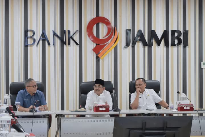 Majukan Layanan Perbankan, Bupati Tanjung Jabung Barat Teken MoU dan PKS dengan Bank 9 Jambi