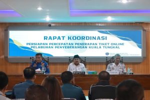 Wujudkan Layanan Prima, Bupati Tanjabbar Mulai Terapkan Sistem Tiket Online di Pelabuhan Penyeberangan 