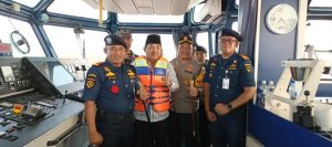 Pastikan Kelancaran Arus Balik Lebaran, Bupati Tanjabbar Pantau Langsung Keberangkatan Penumpang di Pelabuhan Marina Batam Kualatungkal