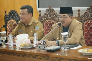Bupati Tanjabbar Didampingi Wabup Pimpin Rapat Penyusunan RAPBD Tahun 2026