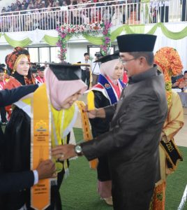 Bupati Anwar Sadat Hadiri Wisuda Angkatan XXI Institut Agama Islam An-Nadwah Kuala Tungkal 