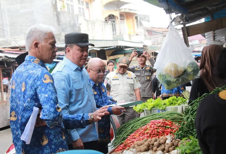Sidak Pasar Tradisional, Wabup Katamso Pastikan Harga Pangan Stabil Jelang Ramadhan 