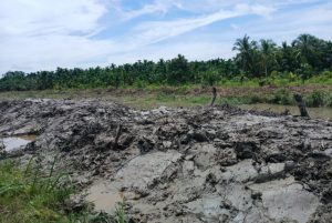Terkesan Dikerjakan Asal Jadi, Proyek Normalisasi Sungai Serindit Alami Longsor 