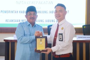 Fokus Penguatan Tata Kelola dan Kepastian Hukum, Pemkab Tanjabbar-Kajari Perpanjang MoU