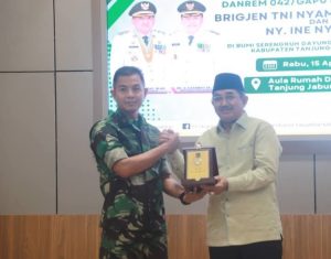 Perkuat Sinergi TNI dan Pemda, Bupati Tanjabbar Sambut Kunjungan Danrem 042/Gapu