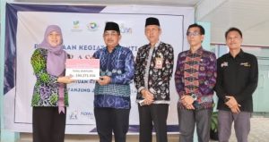 Bupati Anwar Sadat Pantau Langsung Operasi Katarak Gratis, Serta Salurkan Bantuan ATENSI