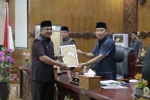 Ketua DPRD Tanjabbar Pimpin Rapat Paripurna, Terkait Nota Pengantar Dua Raperda 